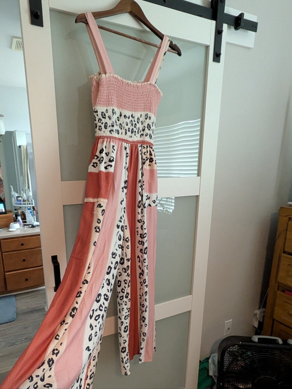 Sleeveless Leopard Print Wide-Leg Jumpsuit in Blush Pink - Picture 7 of 9